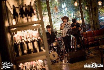 Saturday Night at Wine Republic Thonglor — photo 7