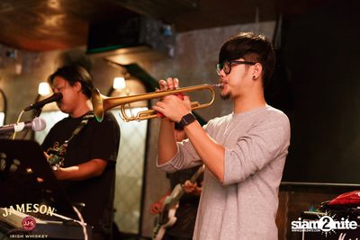 คืนวันศุกร์ ที่ สวีท ซิกซ์ทีน — photo 1