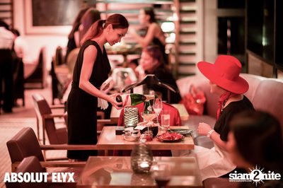 Full Moon Party at VOGUE Lounge — photo 18