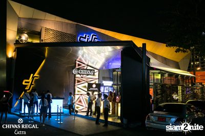 Slot Machine Live ที่ ดิฟเฟอร์ ผับ พัทยา — photo 1