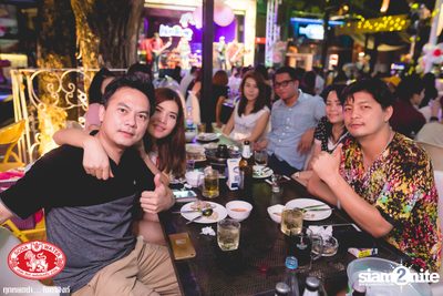 ZEAL at Maldives Resort Bar — photo 12