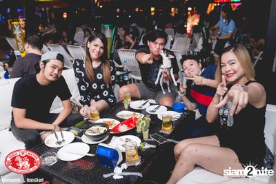 ZEAL at Maldives Resort Bar — photo 19