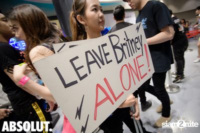 Trasher: Britney is Now at Central World — photo 3
