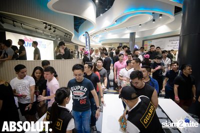 Trasher: Britney is Now at Central World — photo 8