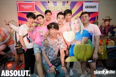 Trasher: Britney is Now at Central World — photo 13