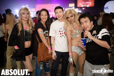 Trasher: Britney is Now at Central World — photo 52