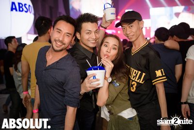 Trasher: Britney is Now at Central World — photo 88