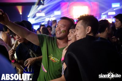 Trasher: Britney is Now at Central World — photo 96