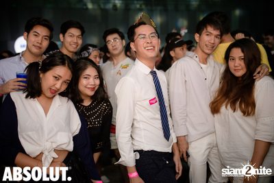 Trasher: Britney is Now at Central World — photo 102