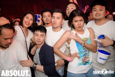 Trasher: Britney is Now at Central World — photo 116