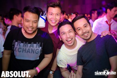 Trasher: Britney is Now at Central World — photo 128
