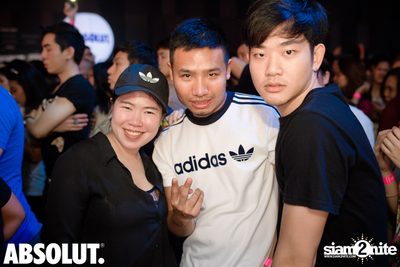 Trasher: Britney is Now at Central World — photo 135