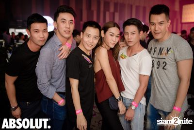 Trasher: Britney is Now at Central World — photo 237