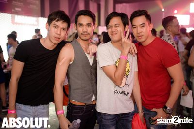 Trasher: Britney is Now at Central World — photo 252