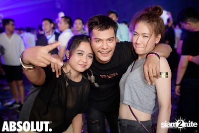 Trasher: Britney is Now at Central World — photo 257