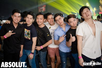 Trasher: Britney is Now at Central World — photo 264