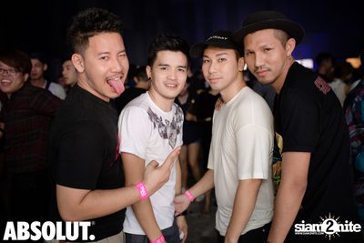 Trasher: Britney is Now at Central World — photo 267
