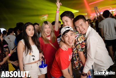 Trasher: Britney is Now at Central World — photo 270