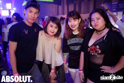Trasher: Britney is Now at Central World — photo 301