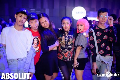Trasher: Britney is Now at Central World — photo 303