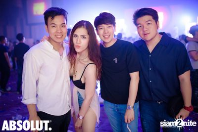 Trasher: Britney is Now at Central World — photo 305