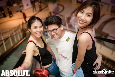 Trasher: Britney is Now at Central World — photo 306