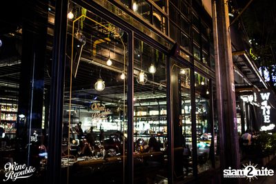 Saturday Night at Wine Republic Thonglor — photo 15