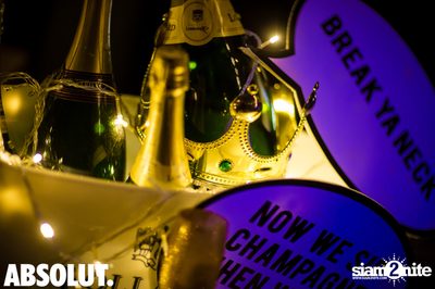 Notorious Bling at Le Café des Stagiaires — photo 31