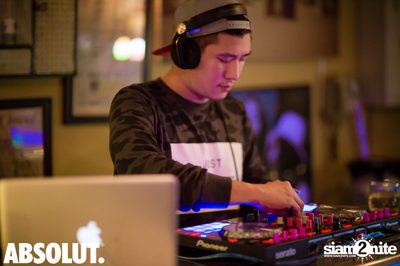 Notorious Bling at Le Café des Stagiaires — photo 41