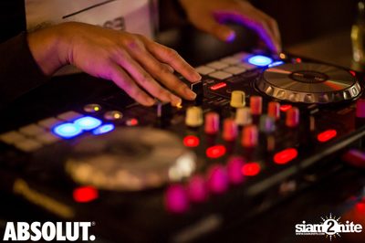 Notorious Bling at Le Café des Stagiaires — photo 42