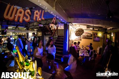 Notorious Bling at Le Café des Stagiaires — photo 87