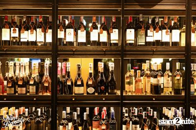 Friday Night at Wine Republic Thonglor — photo 9