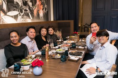 Celebrating 1 year anniversary ที่ ชาร์ แบงคอก — photo 73