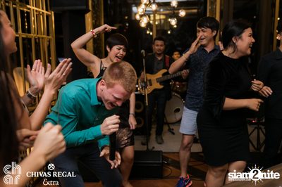 Celebrating 1 year anniversary ที่ ชาร์ แบงคอก — photo 79