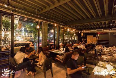 Friday Night at Wine Republic Thonglor — photo 6