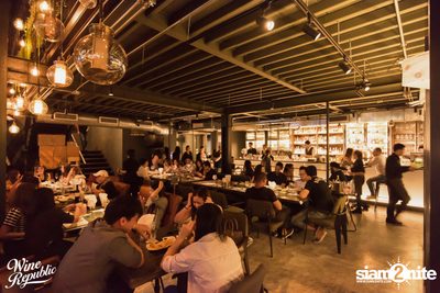 Friday Night at Wine Republic Thonglor — photo 7