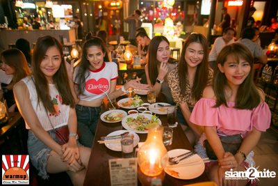 DJ Papermache & MC Sosmile at Warmupcafe Chiangmai — photo 5