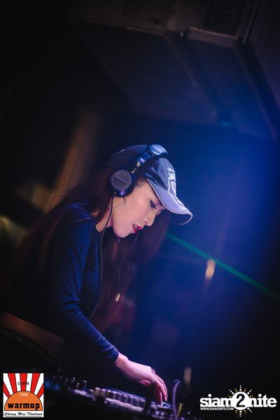 DJ Papermache & MC Sosmile at Warmupcafe Chiangmai — photo 13