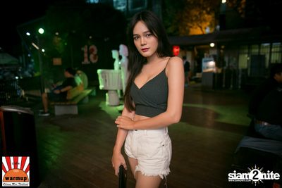DJ Papermache & MC Sosmile at Warmupcafe Chiangmai — photo 19