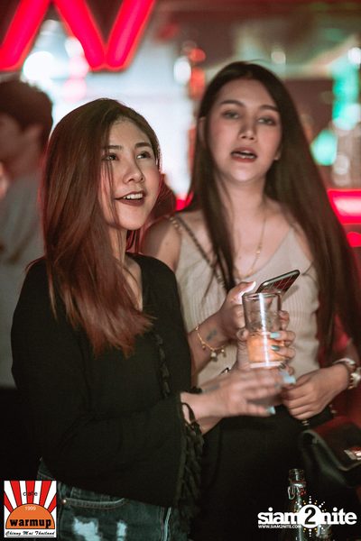 DJ Papermache & MC Sosmile at Warmupcafe Chiangmai — photo 45