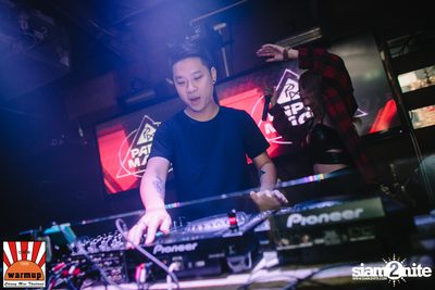 DJ Papermache & MC Sosmile at Warmupcafe Chiangmai — photo 58
