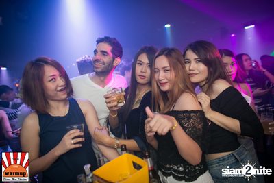 DJ Papermache & MC Sosmile at Warmupcafe Chiangmai — photo 65