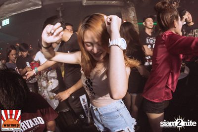 DJ Papermache & MC Sosmile at Warmupcafe Chiangmai — photo 69