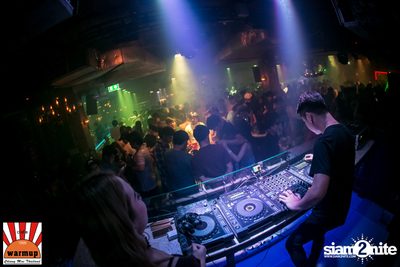 DJ Papermache & MC Sosmile at Warmupcafe Chiangmai — photo 75