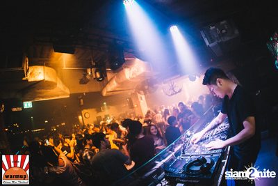 DJ Papermache & MC Sosmile at Warmupcafe Chiangmai — photo 77