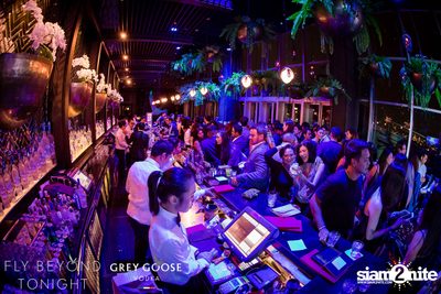 Flash Fridays pres. RayRay & Mindset at CE LA VI — photo 91