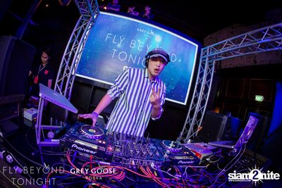 Flash Fridays pres. RayRay & Mindset at CE LA VI — photo 111