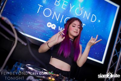 Flash Fridays pres. RayRay & Mindset at CE LA VI — photo 145
