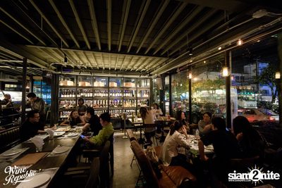 Friday Night at Wine Republic Thonglor — photo 30