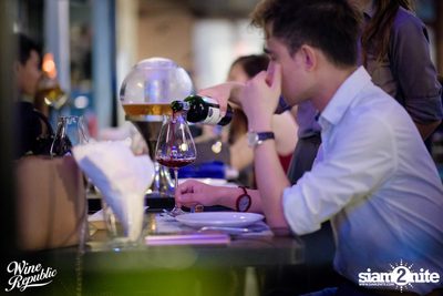 Friday Night at Wine Republic Thonglor — photo 37